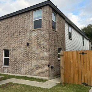 5616 Hollow Pines Dr, Unit B Houston, TX 77049